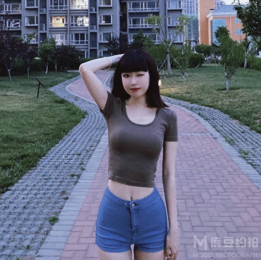 校园模特