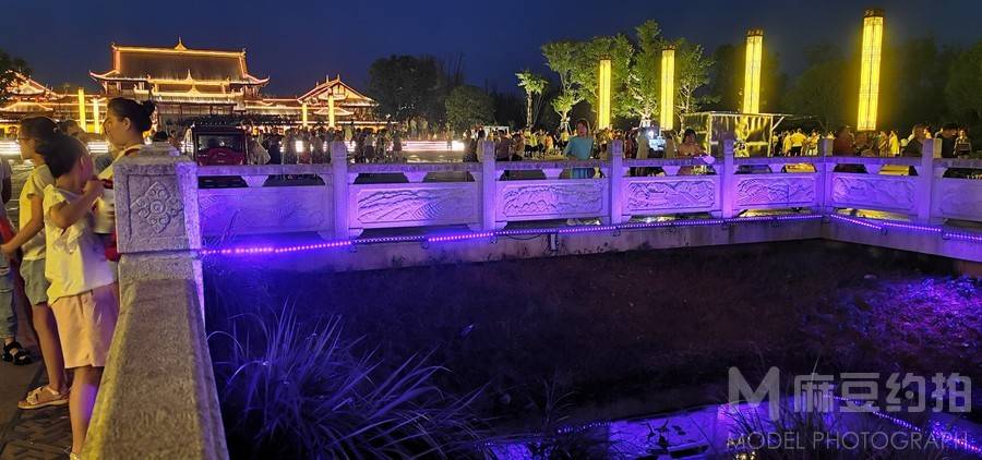 夜景模特