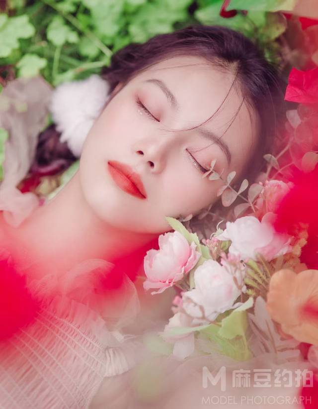 妆容模特