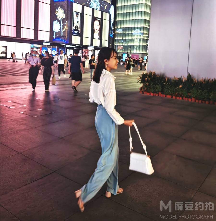 夜景模特