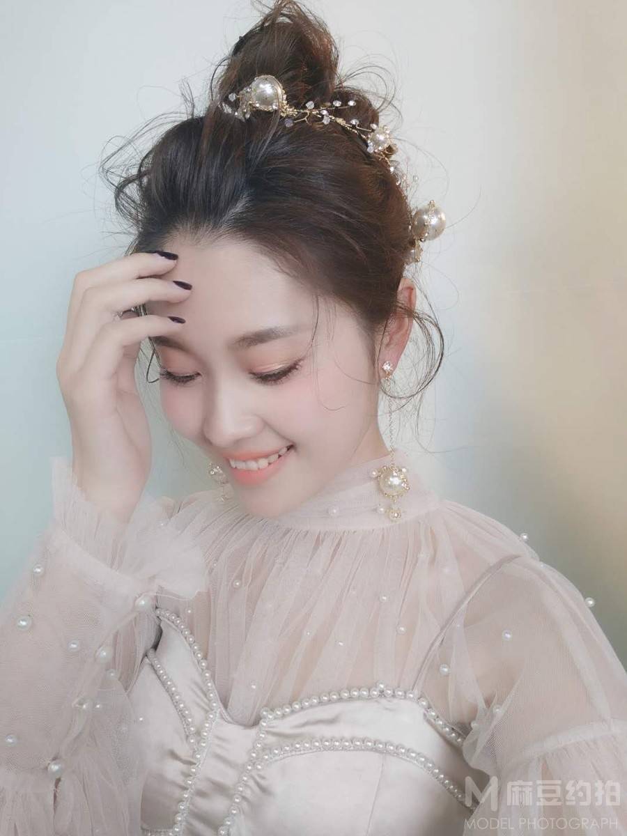 妆容模特
