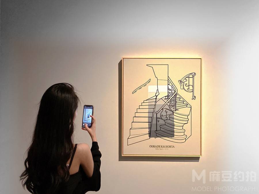 黑白模特