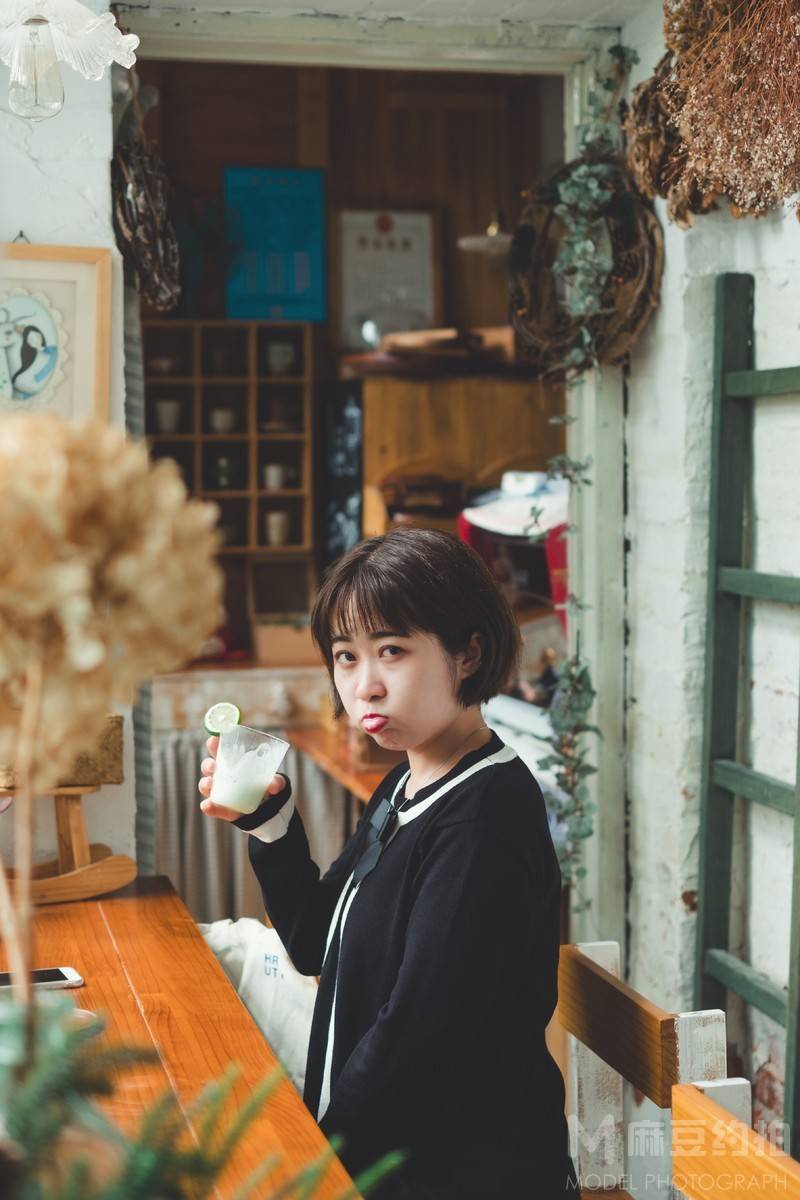 情绪模特