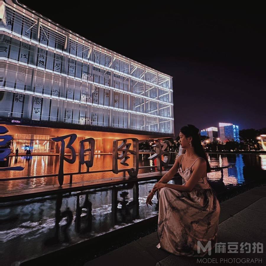 夜景模特