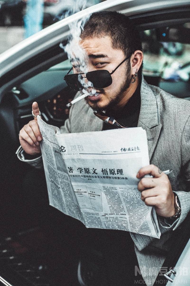 黑白模特