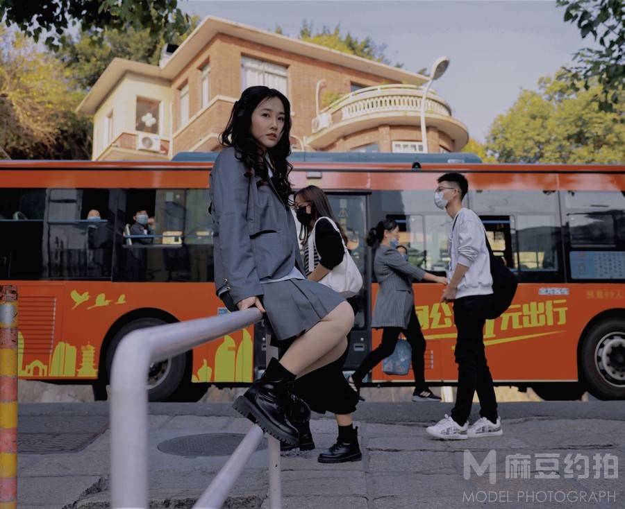 情绪模特