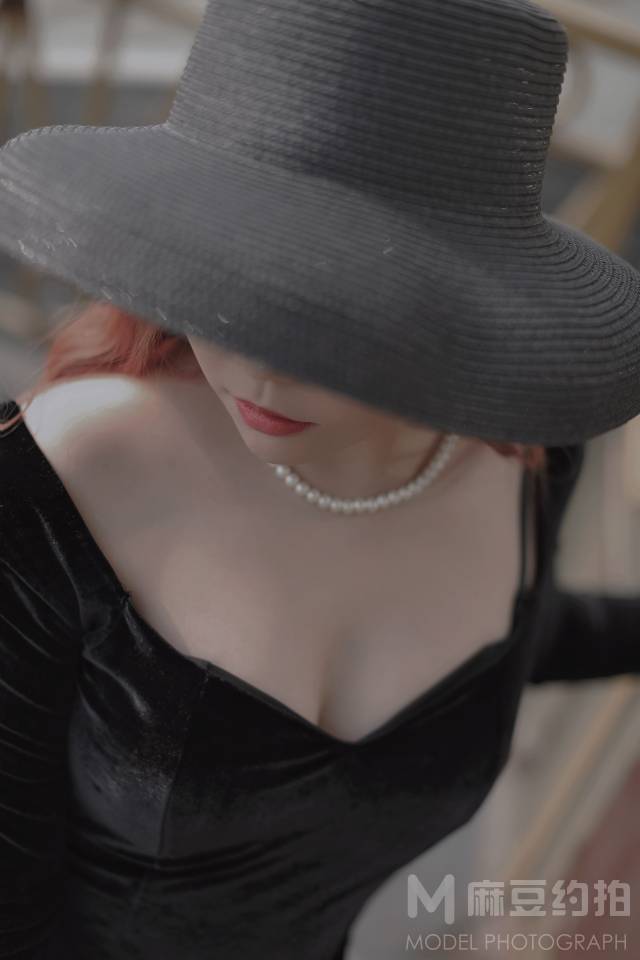 黑白模特