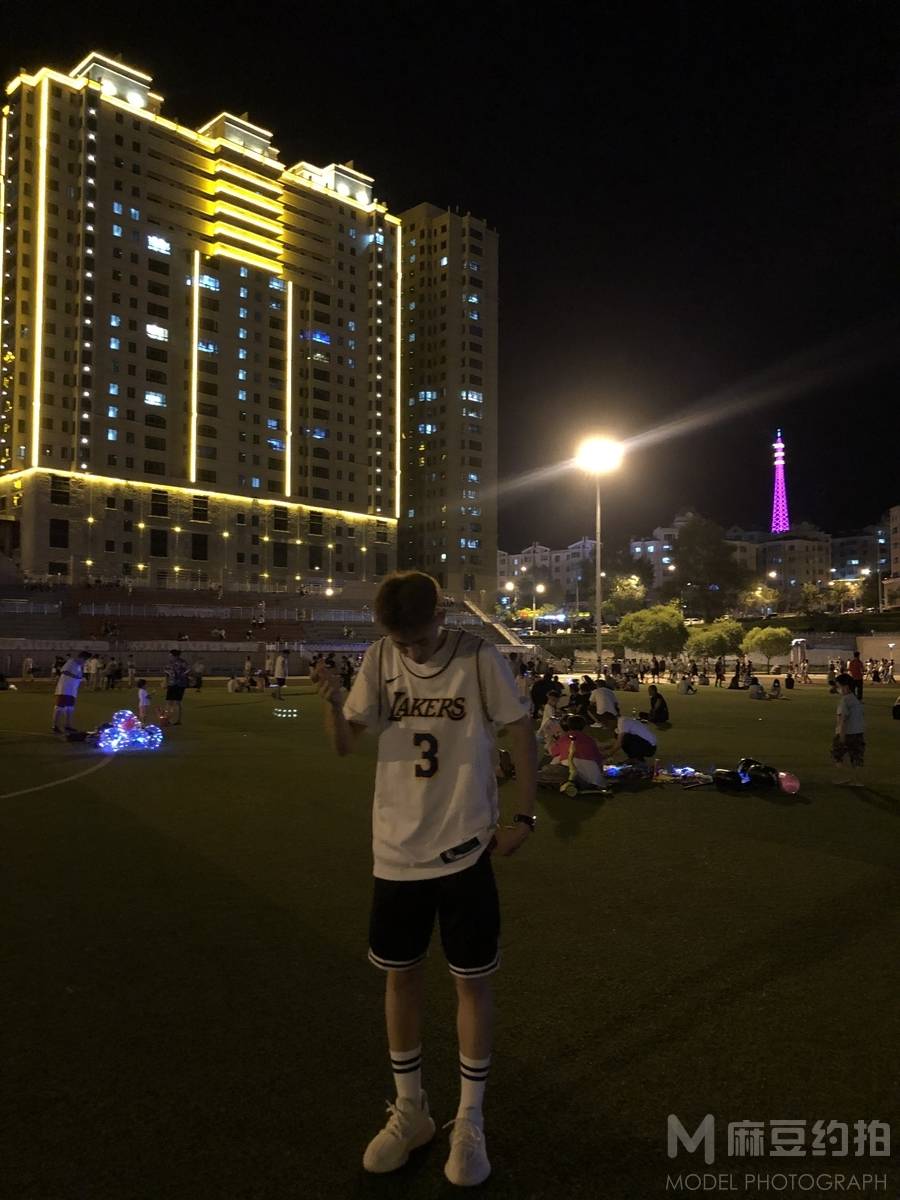 夜景模特