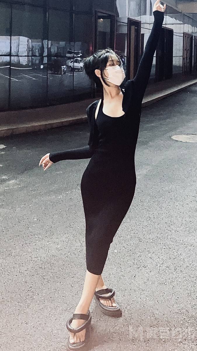 黑白模特