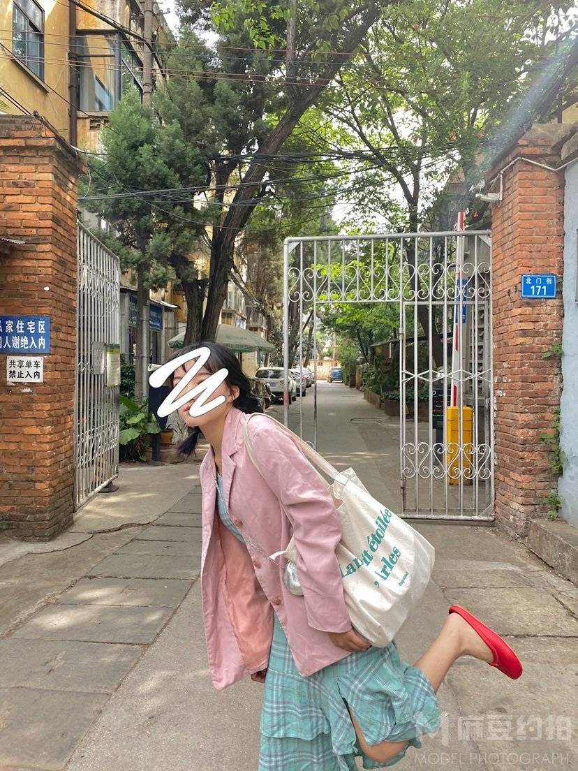 校园模特