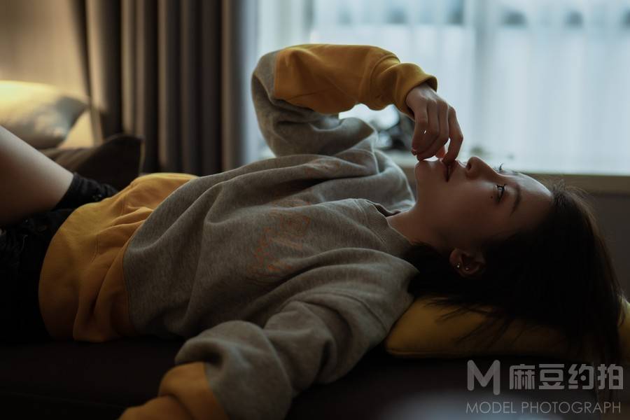 情绪模特