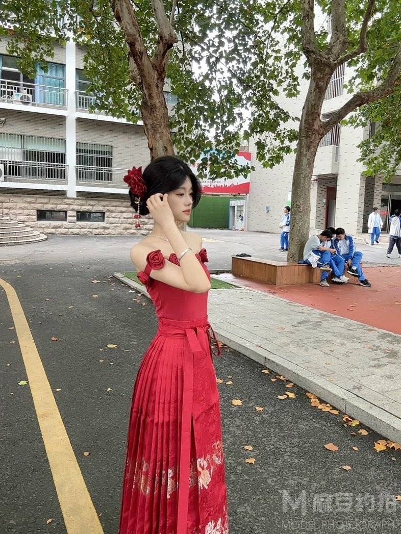 校园模特