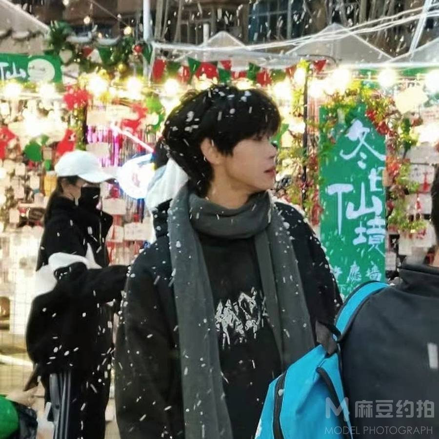 校园模特