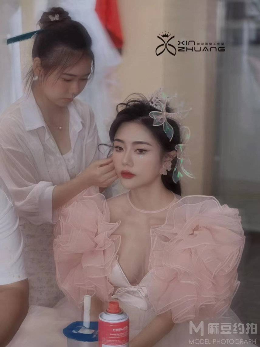 妆容模特