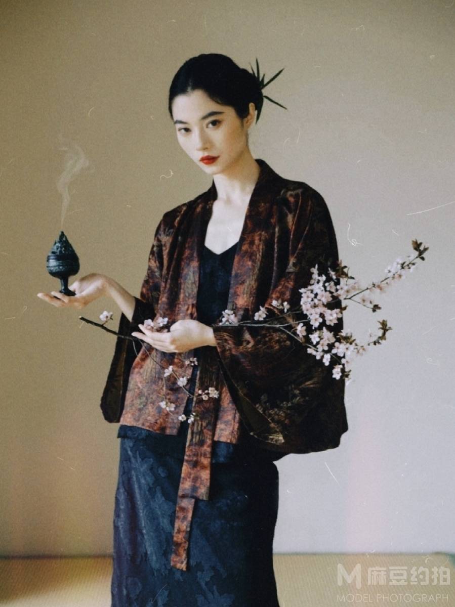 胶片模特