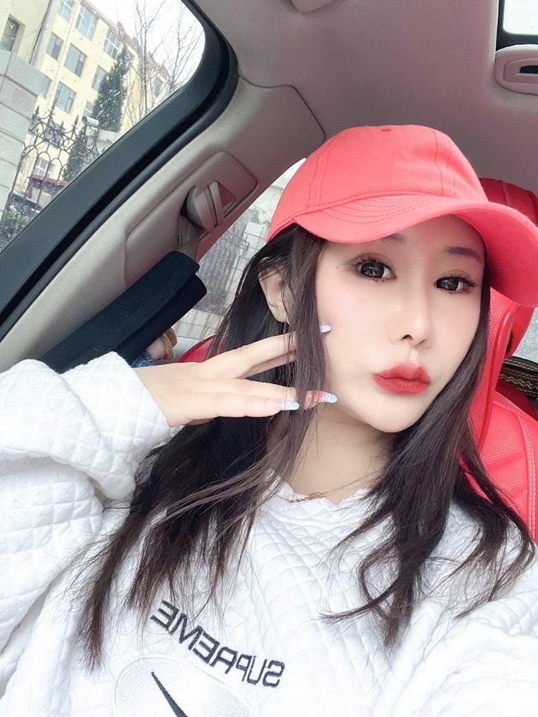 黑白模特