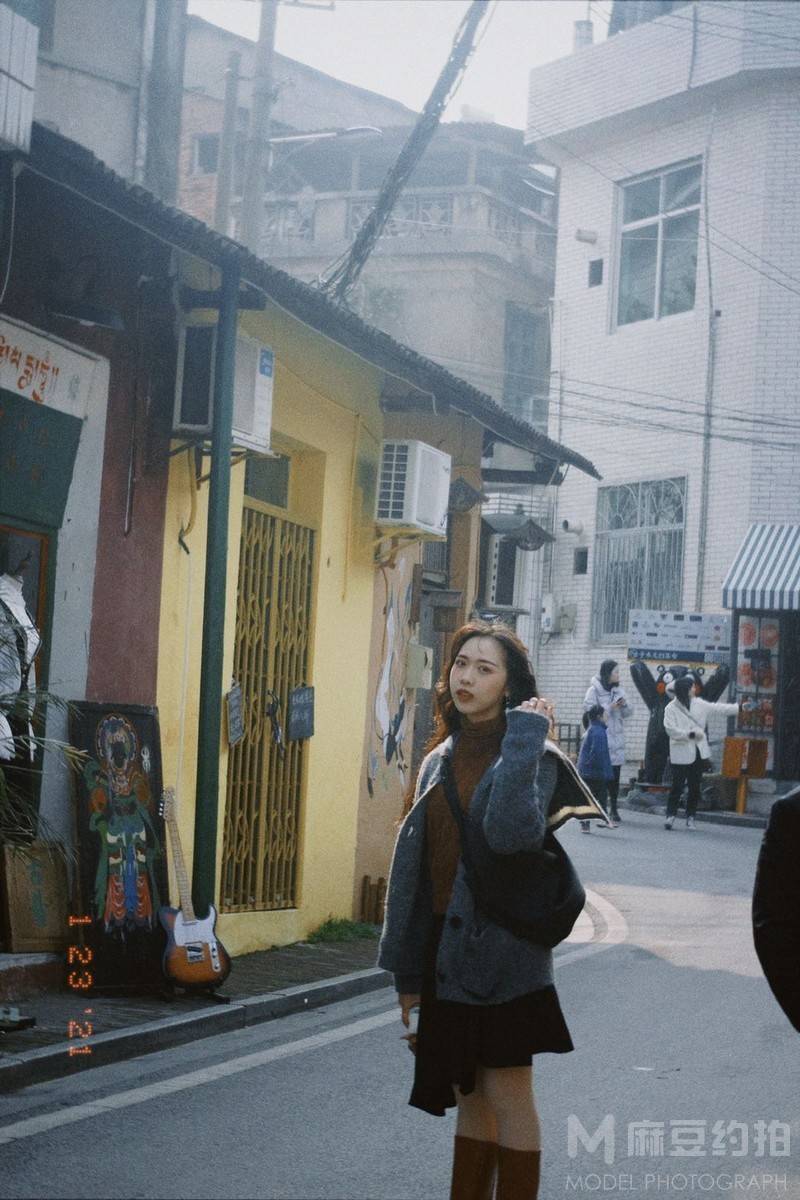 情绪模特