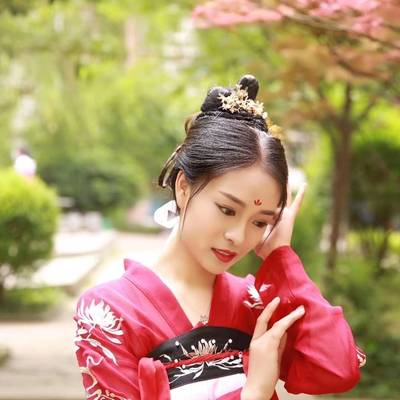 汉服模特