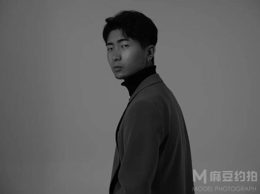 黑白模特