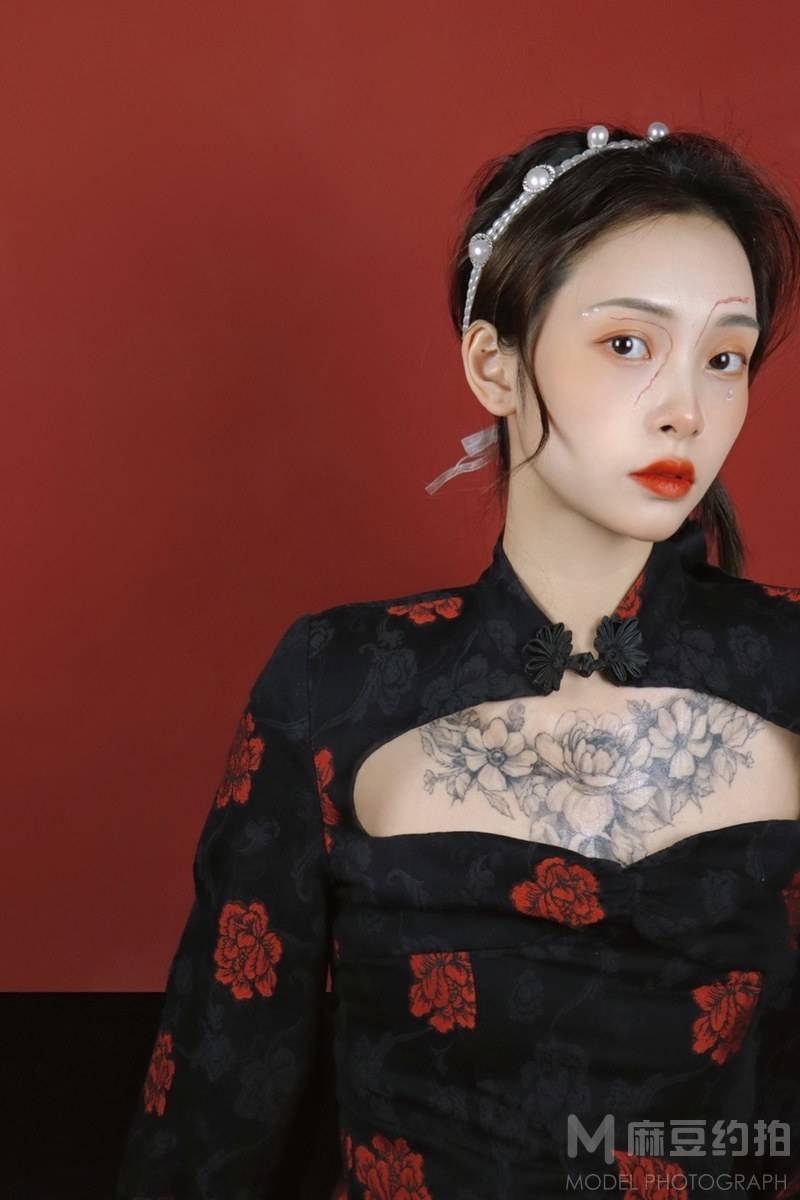 情绪模特