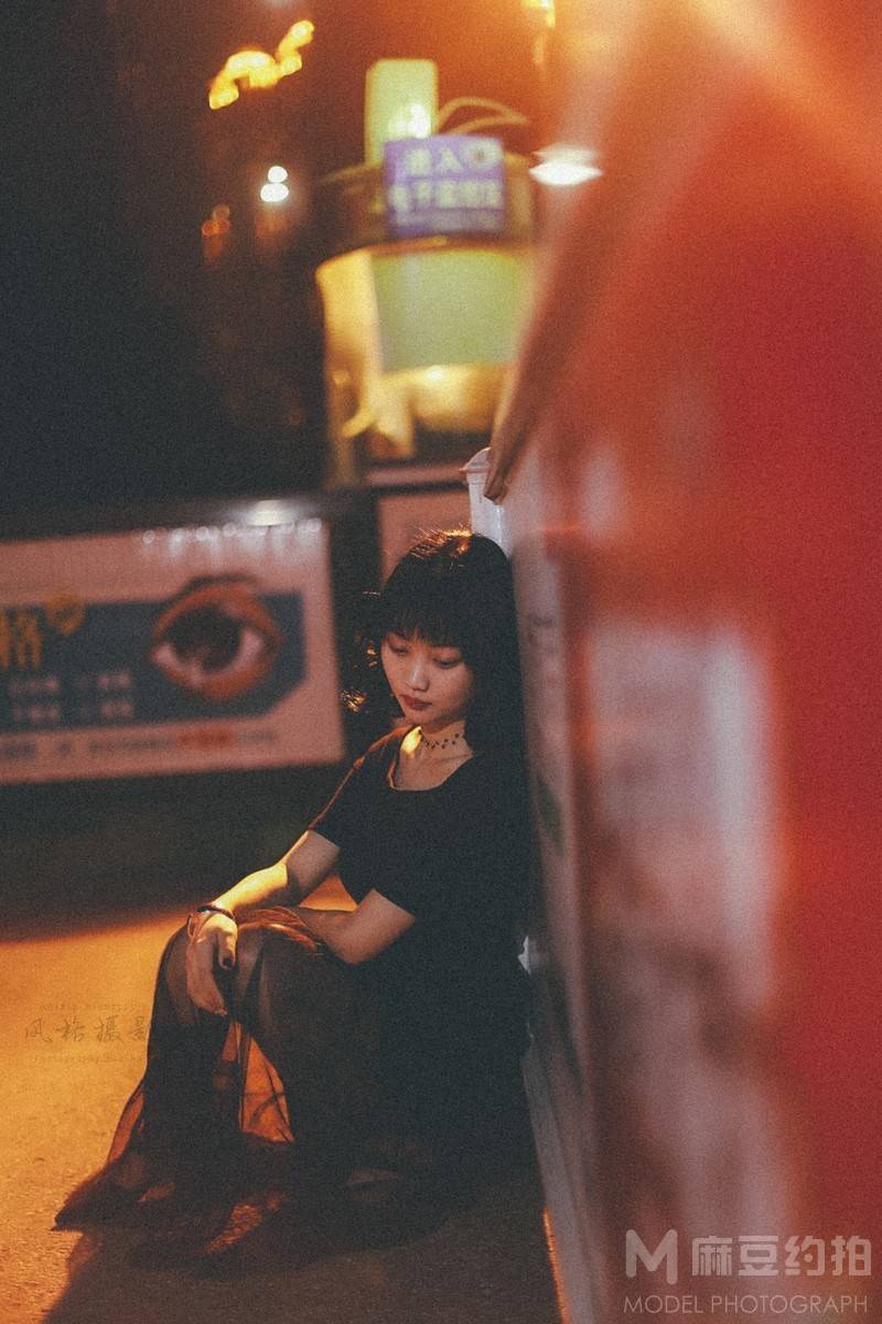情绪模特