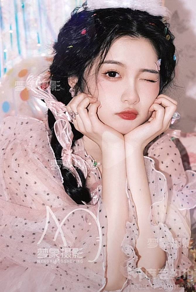 清新模特