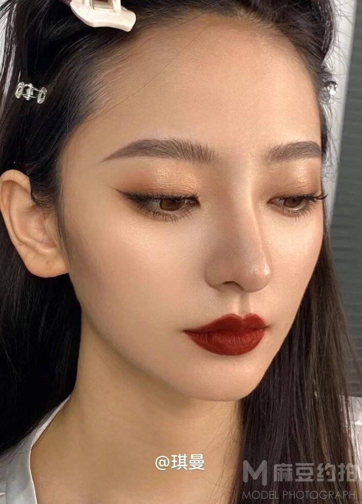 妆容模特
