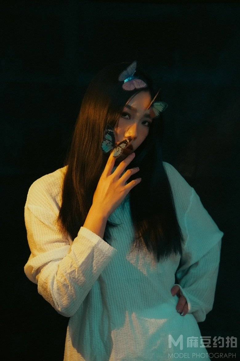 情绪模特