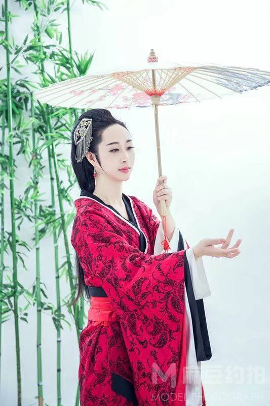 汉服模特