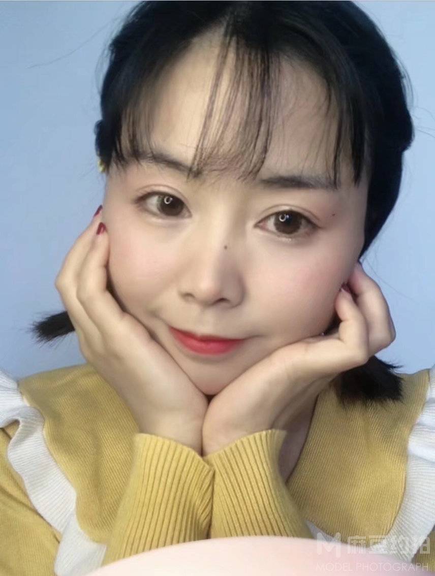 校园模特