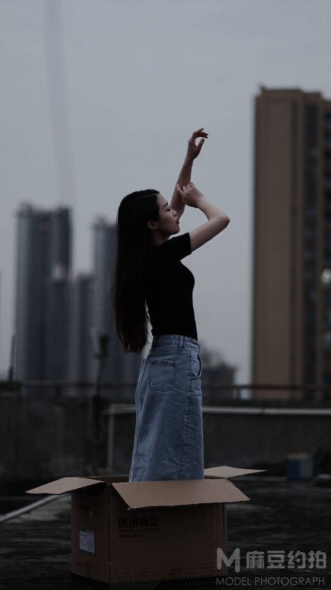 情绪模特