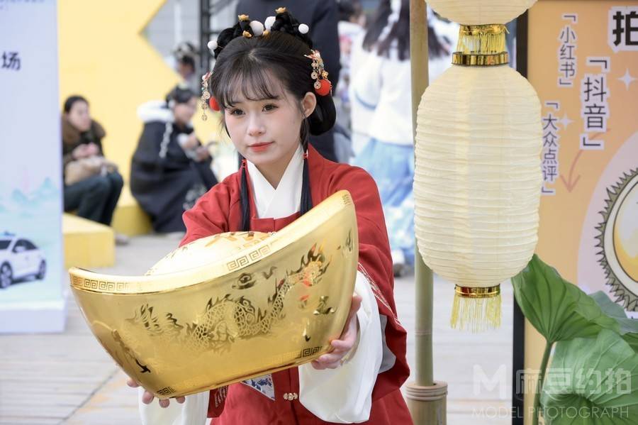 汉服模特
