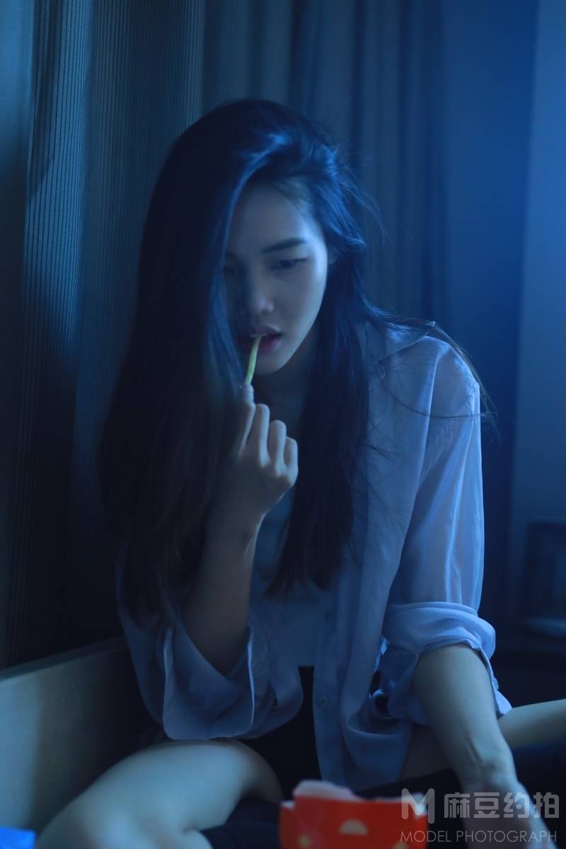 情绪模特