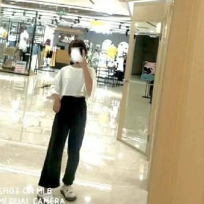 黑白模特