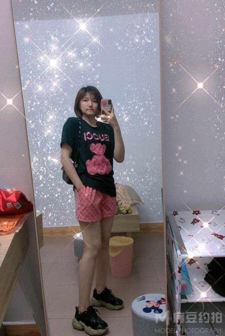 黑白模特