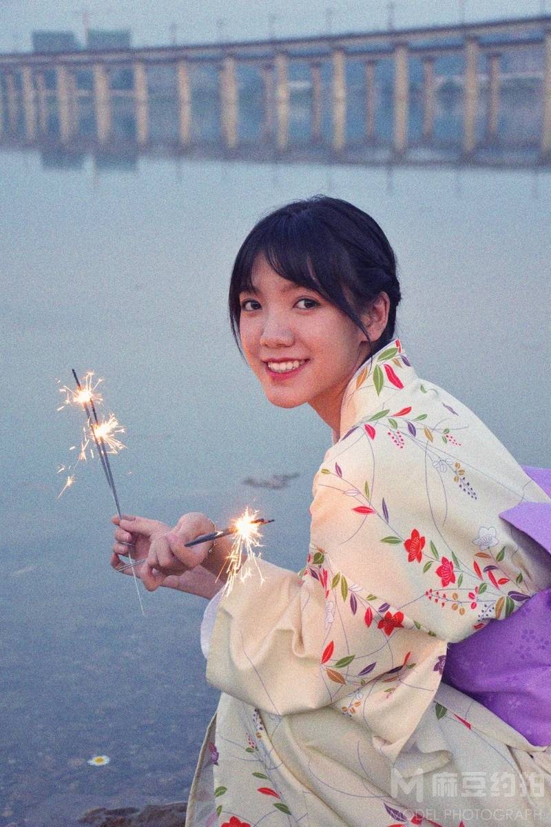 宝丽来模特
