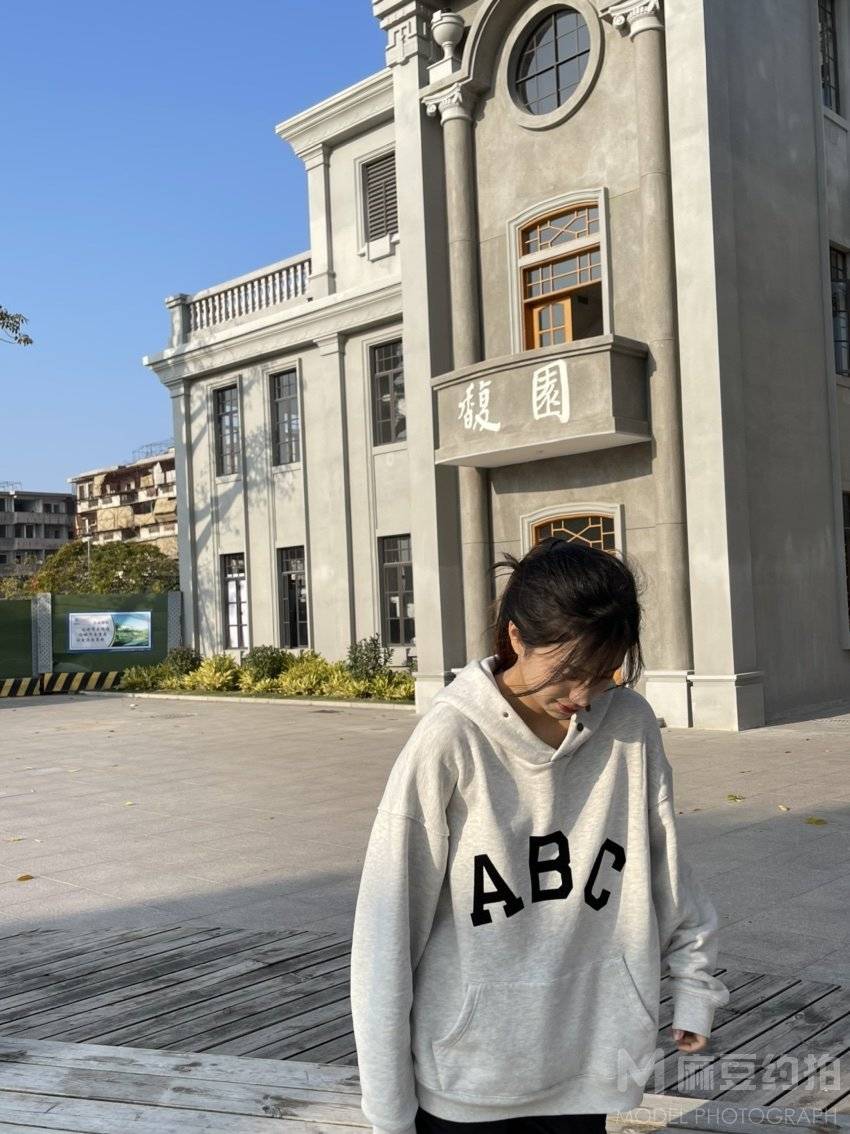 校园模特