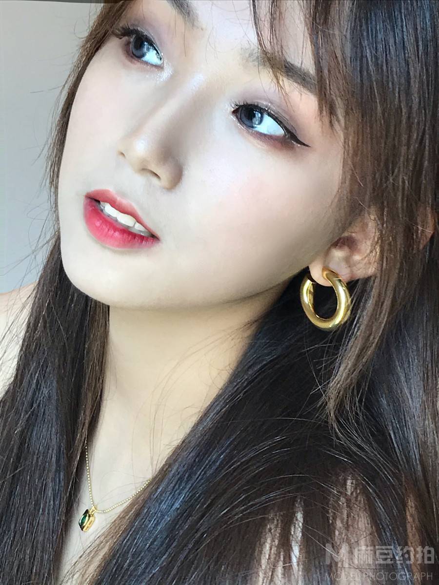 妆容模特