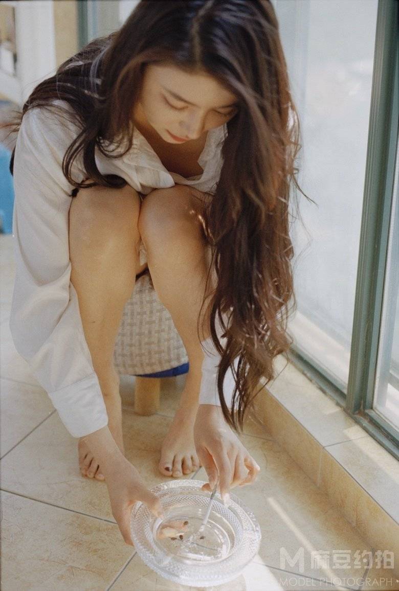 情绪模特
