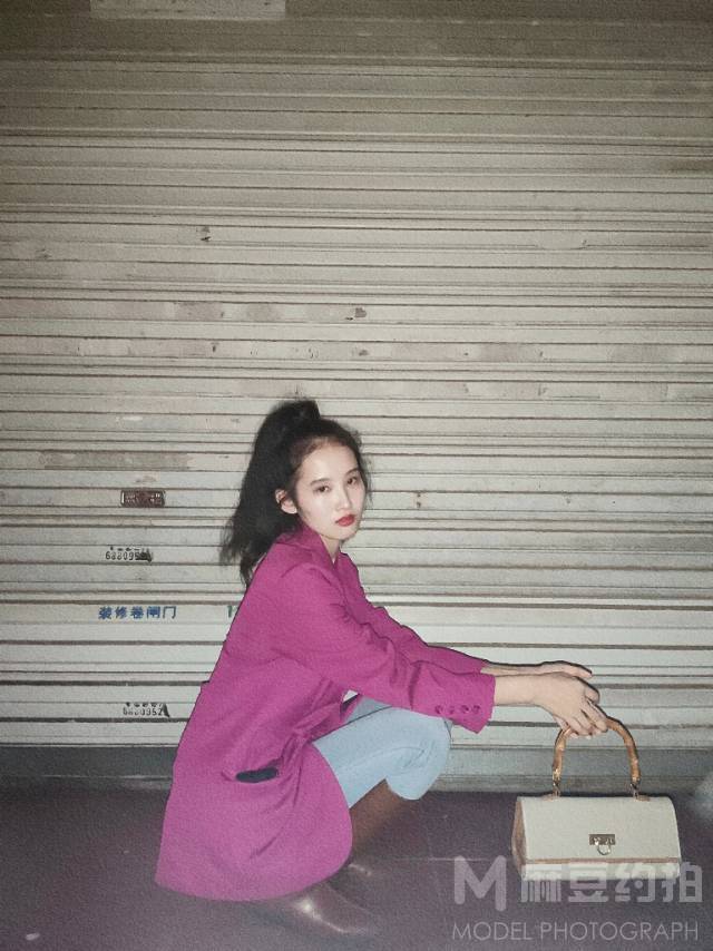 情绪模特