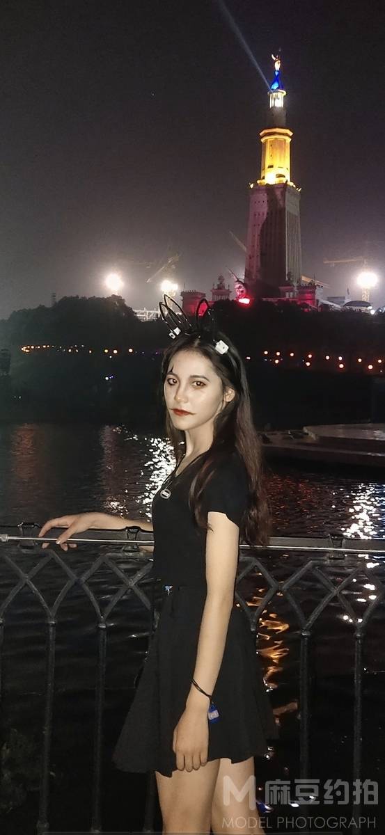 夜景模特