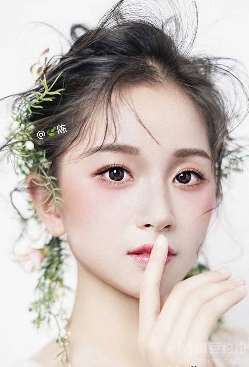 妆容模特