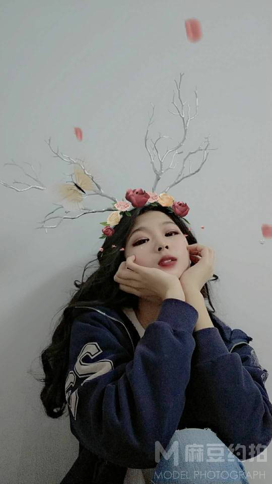 情绪模特