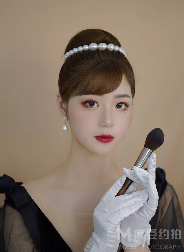 妆容模特