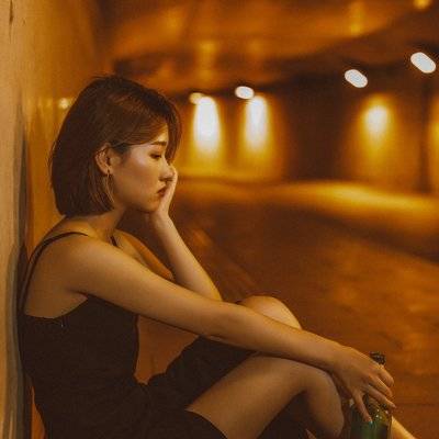 情绪模特