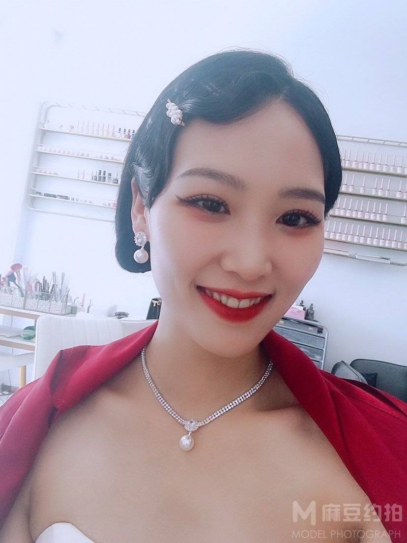 妆容模特
