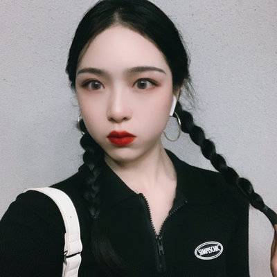 黑白模特