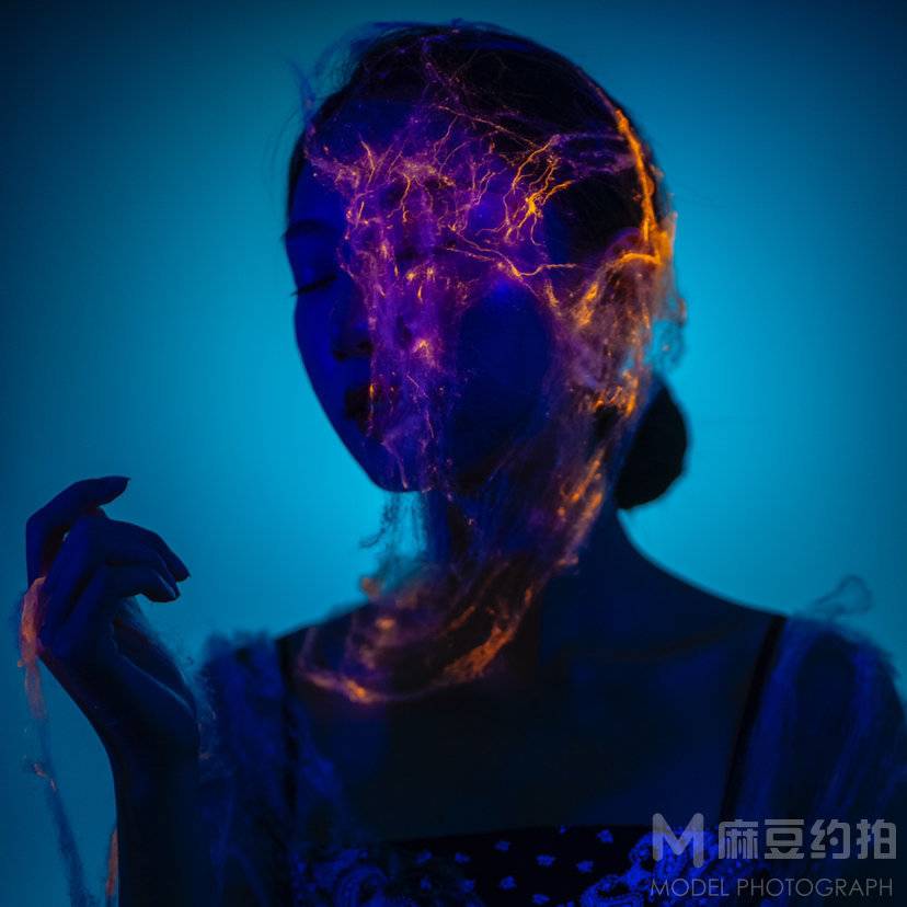 黑白模特