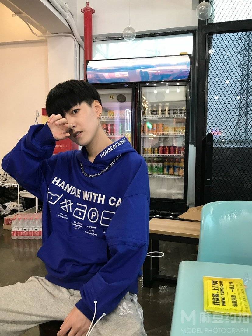 清新模特