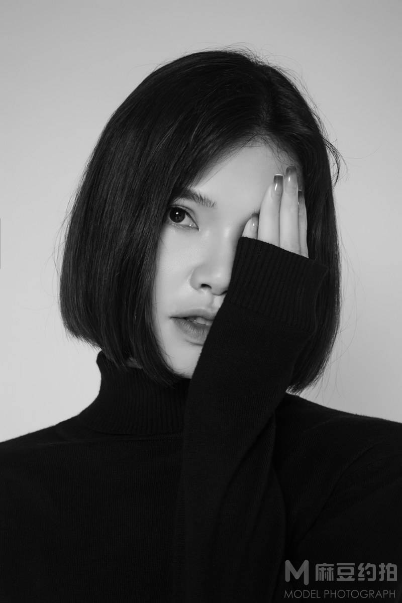 黑白模特